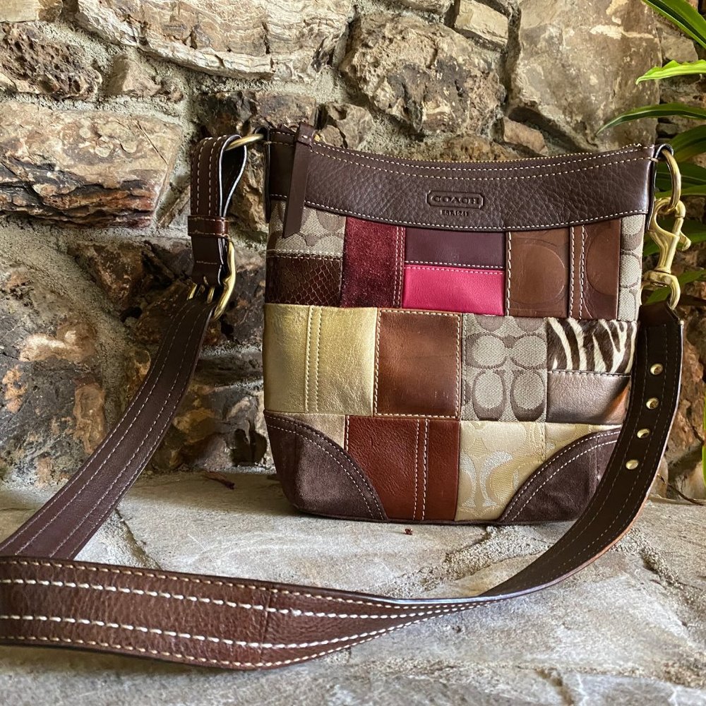 *SOLD* COACH Holiday Limited Edition Purse